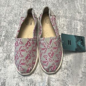 Tom’s Size Y3, new with tags